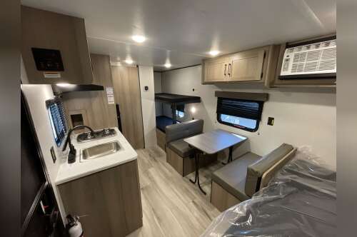 2027 Keystone COLEMAN 17B in wentzville MO