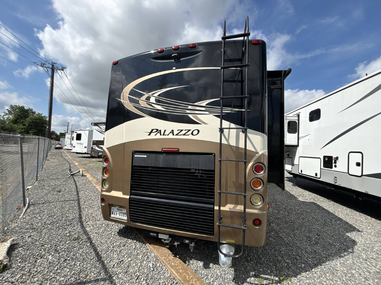 A photo of this 2014 Thor PALAZZO 33.3
