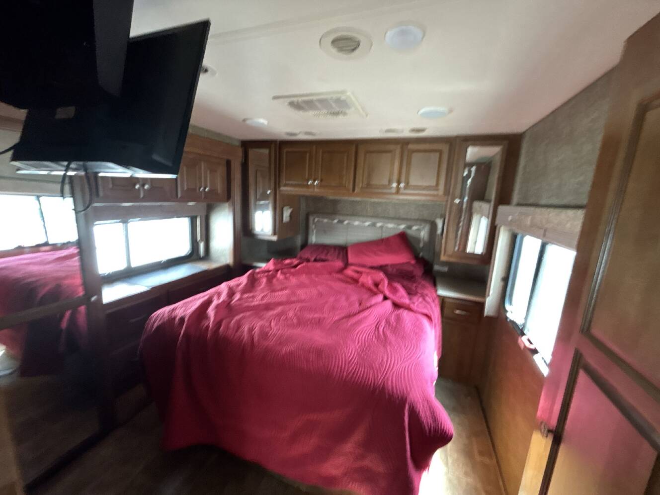 A photo of this 2014 Thor PALAZZO 33.3