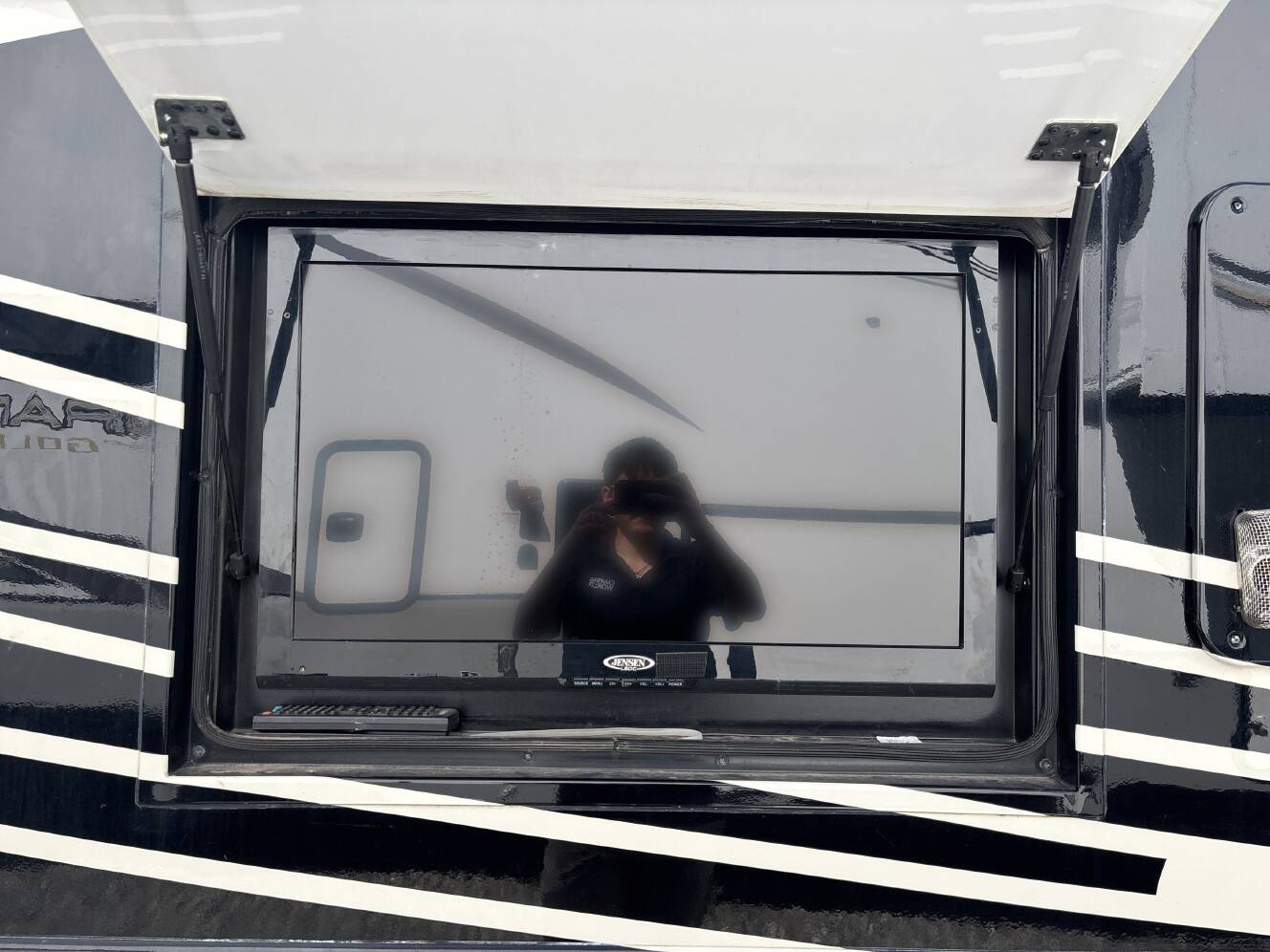 A photo of this 2014 Thor PALAZZO 33.3
