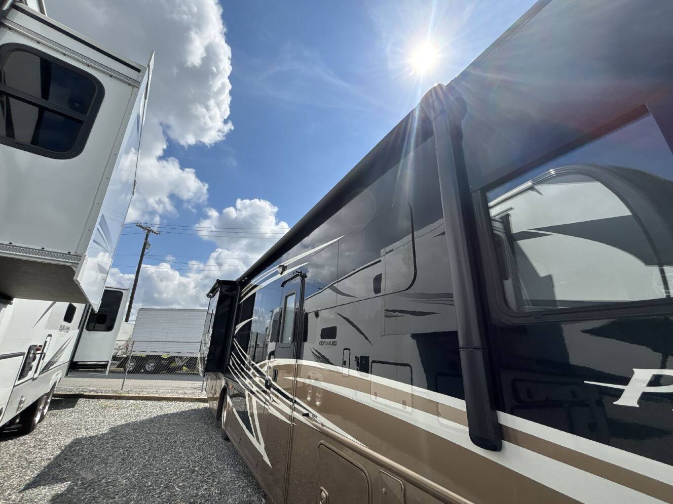 A photo of this 2014 Thor PALAZZO 33.3