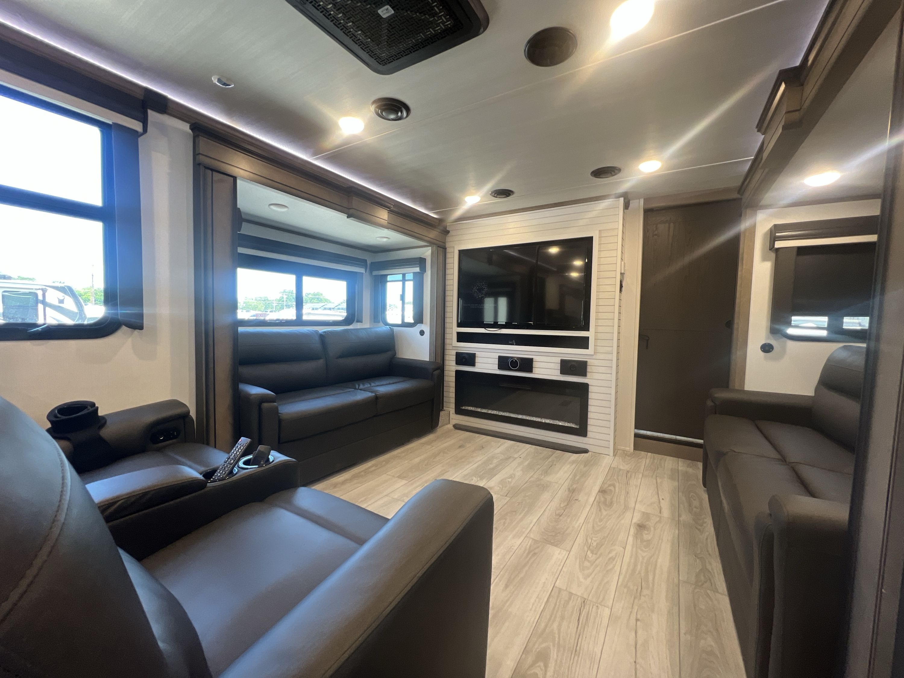 2024 Keystone MONTANA 3941FO in nashville TN