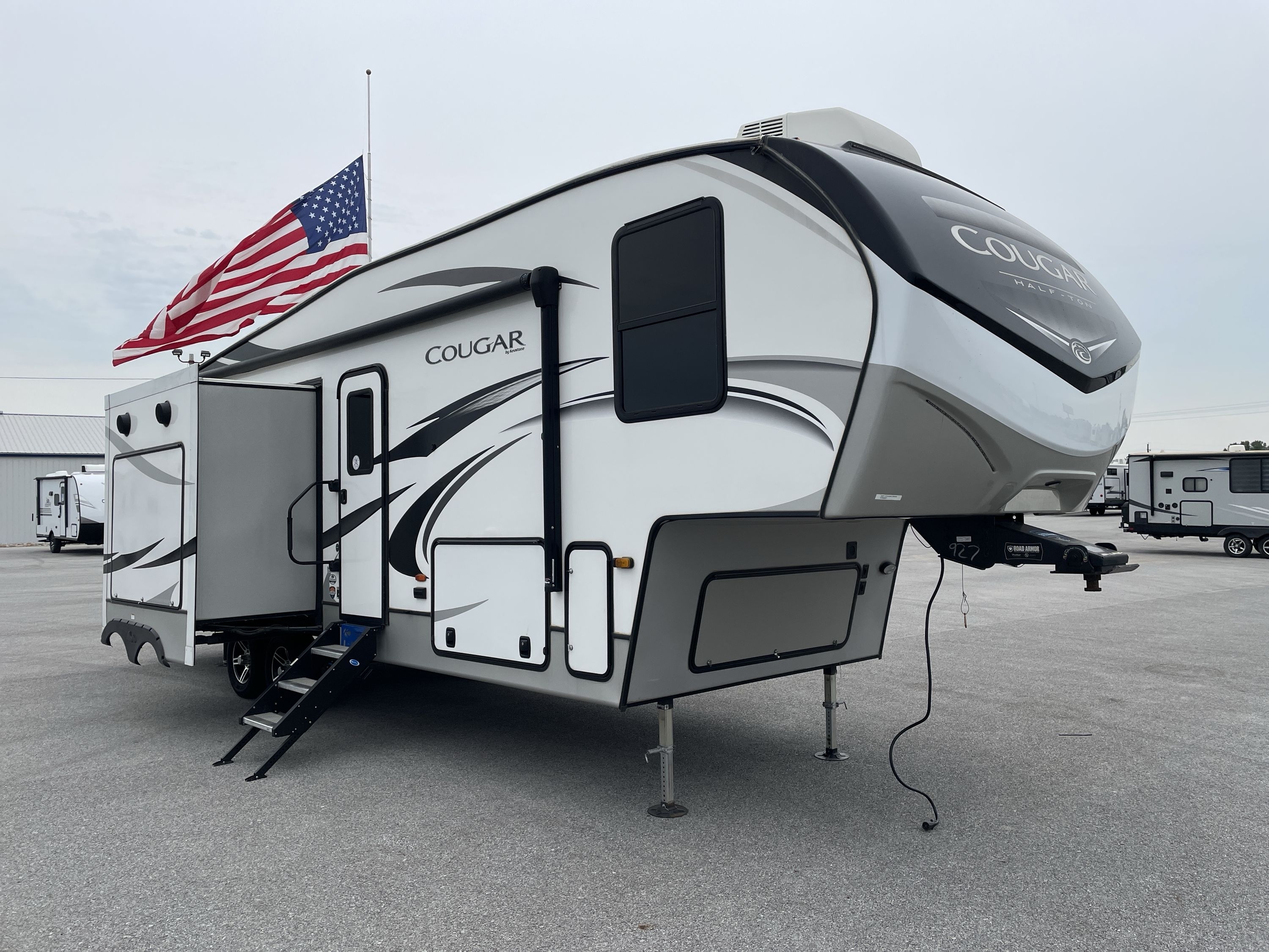 2021 Keystone COUGAR 29RKS in davenport IA