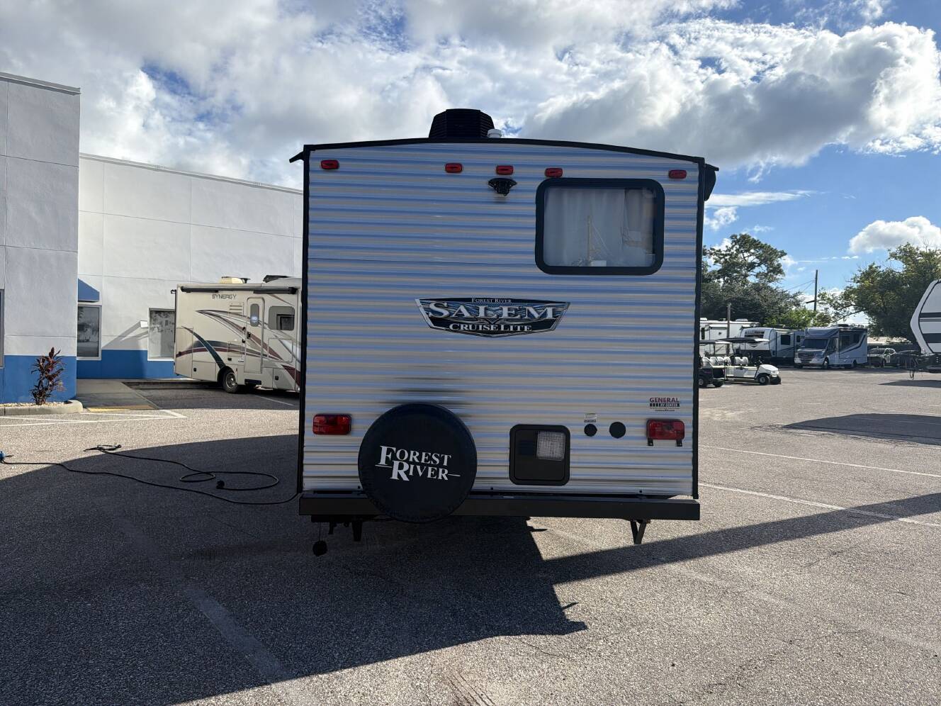 A photo of this 2021 Forest River SALEM CRUISE LITE 261BHXL