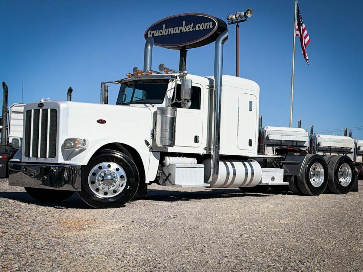 2018 PETERBILT 389 in Olive Branch, MS