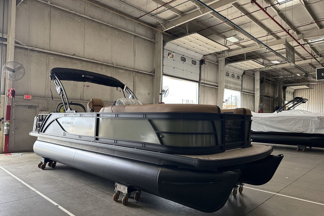 2027 Godfrey Sweetwater 22' Single Flip Lounge Tritoon - 2286 SFLC 2486 SFLC in douglasville GA