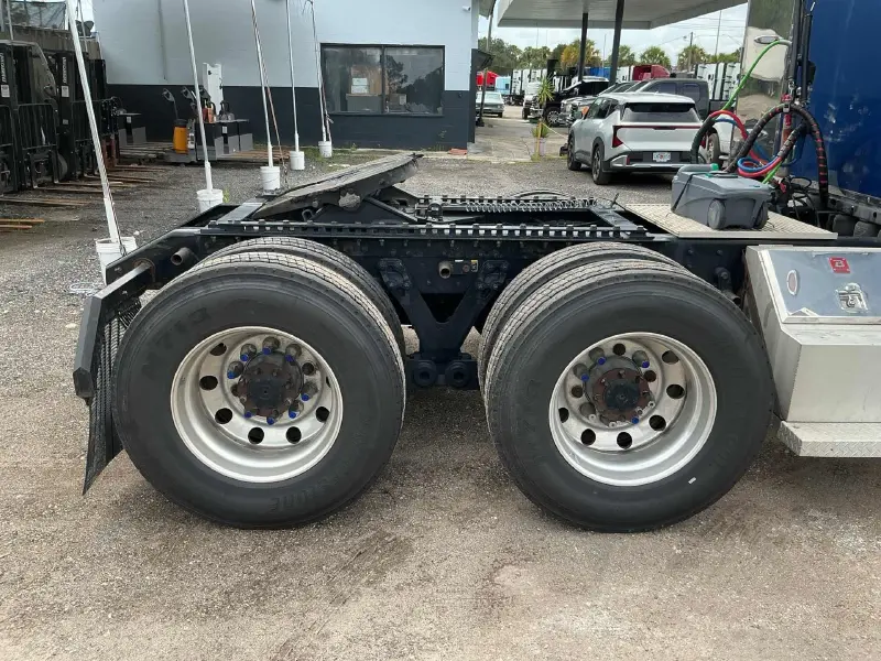 2023 KENWORTH T680