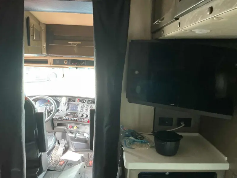 2023 KENWORTH T680