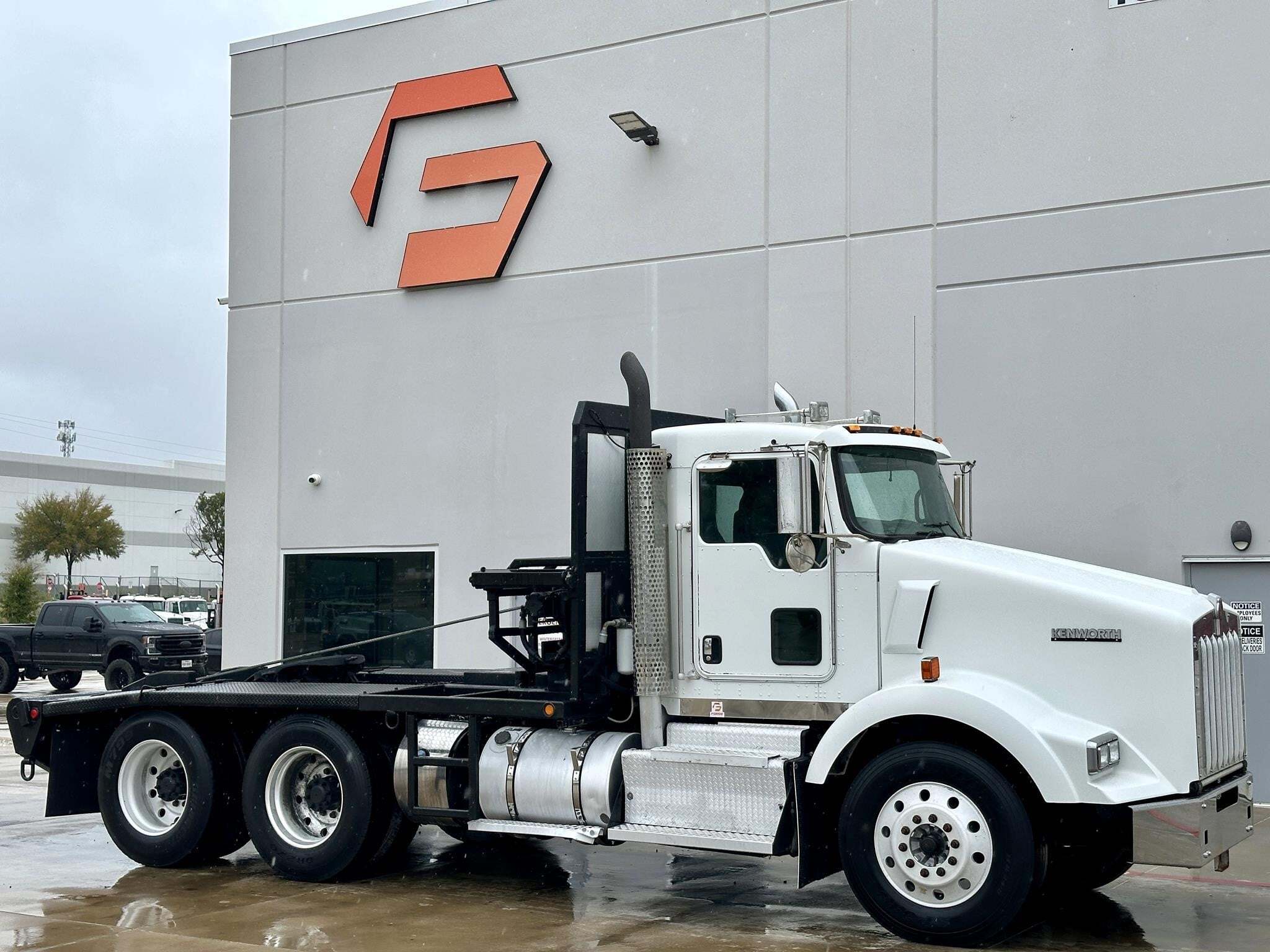 2012 KENWORTH T800 in Hutchins, TX