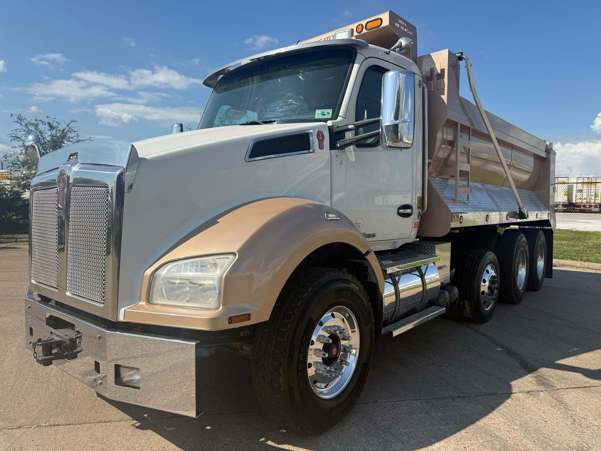 2020 KENWORTH T880 in Houston, TX