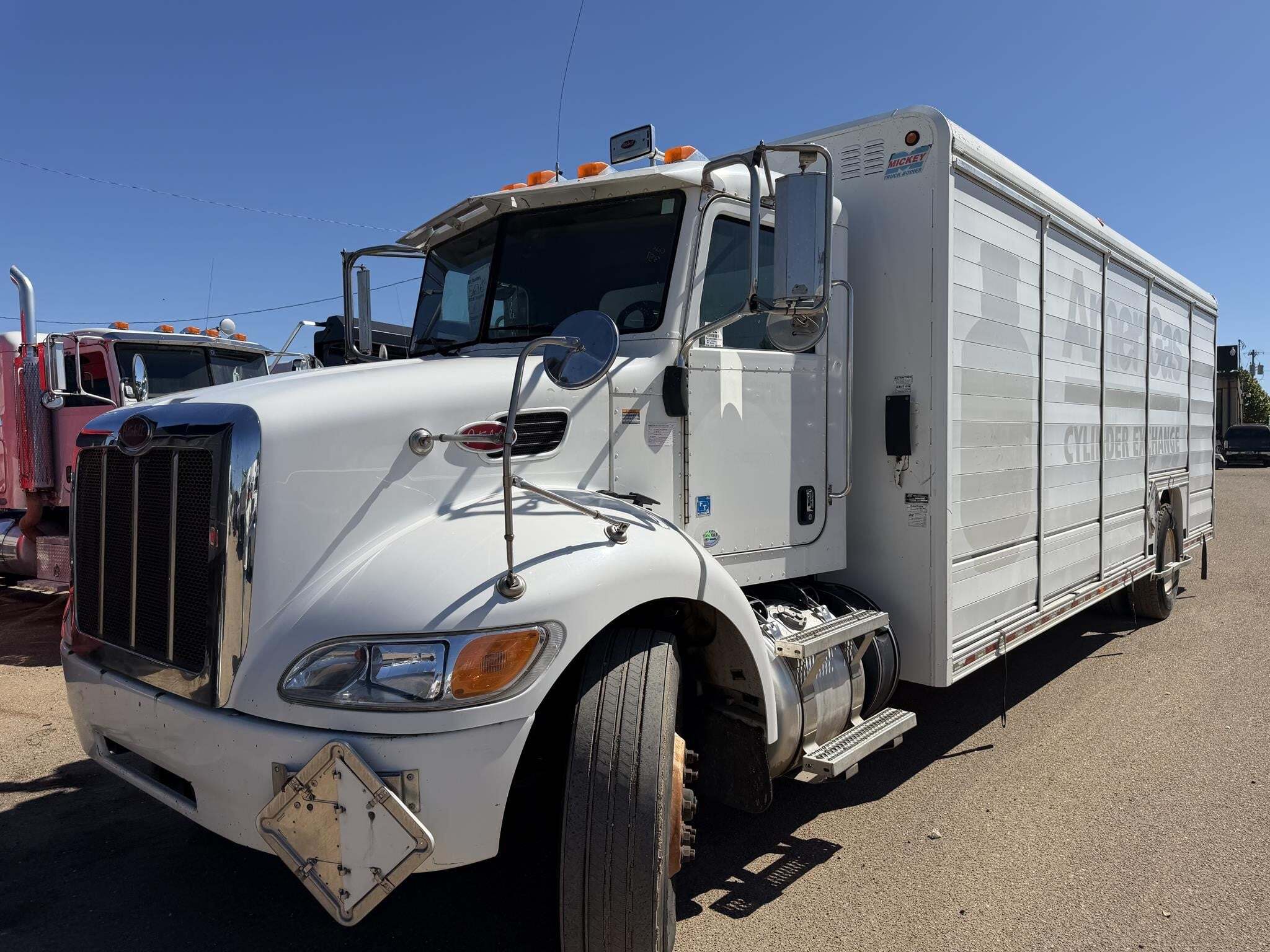 2011 PETERBILT 337 in Covington, TN