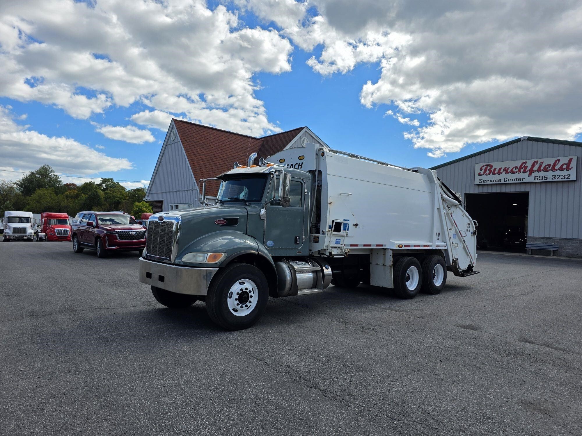 2017 PETERBILT 348 in Duncansville, PA