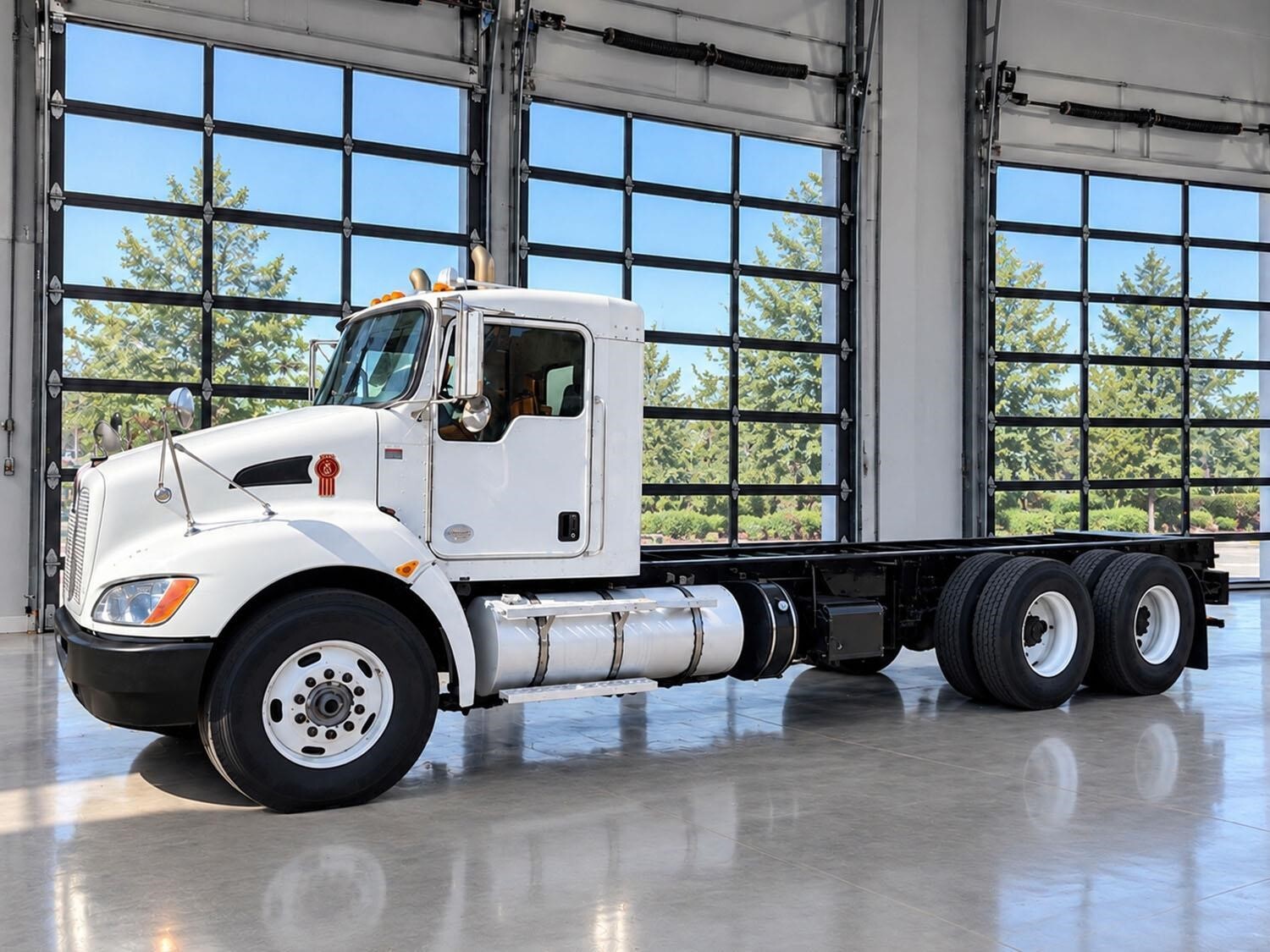 2018 KENWORTH T370 in Chicopee, MA