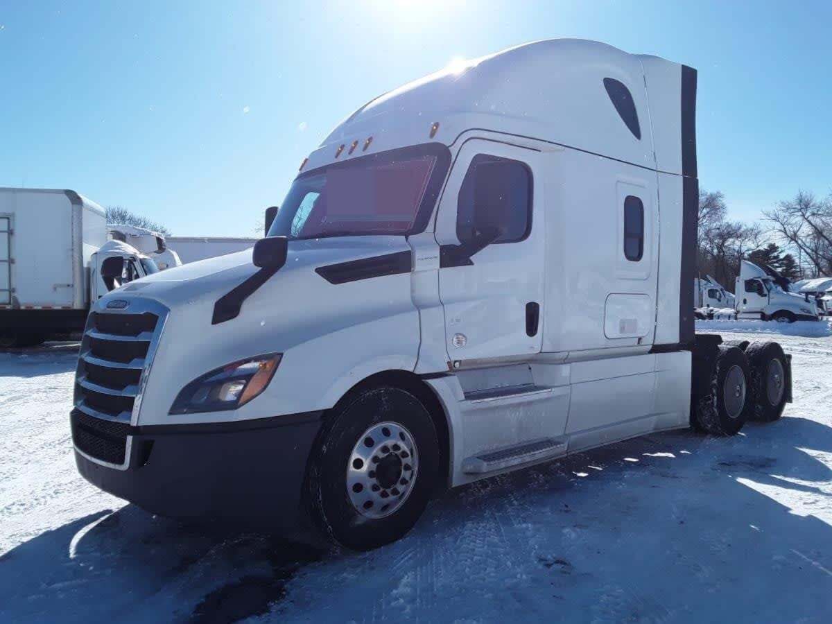 2020 FREIGHTLINER CASCADIA 126 in Von Ormy, TX