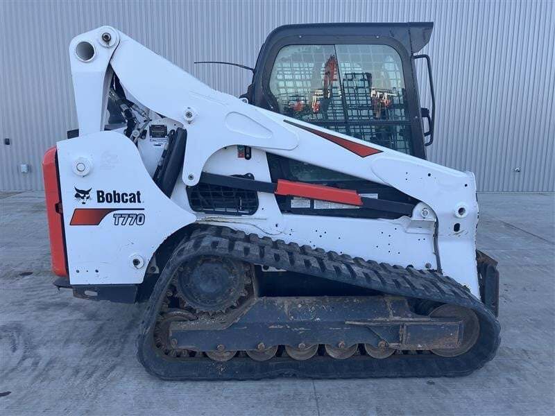 2021 BOBCAT T770 in Farley, IA
