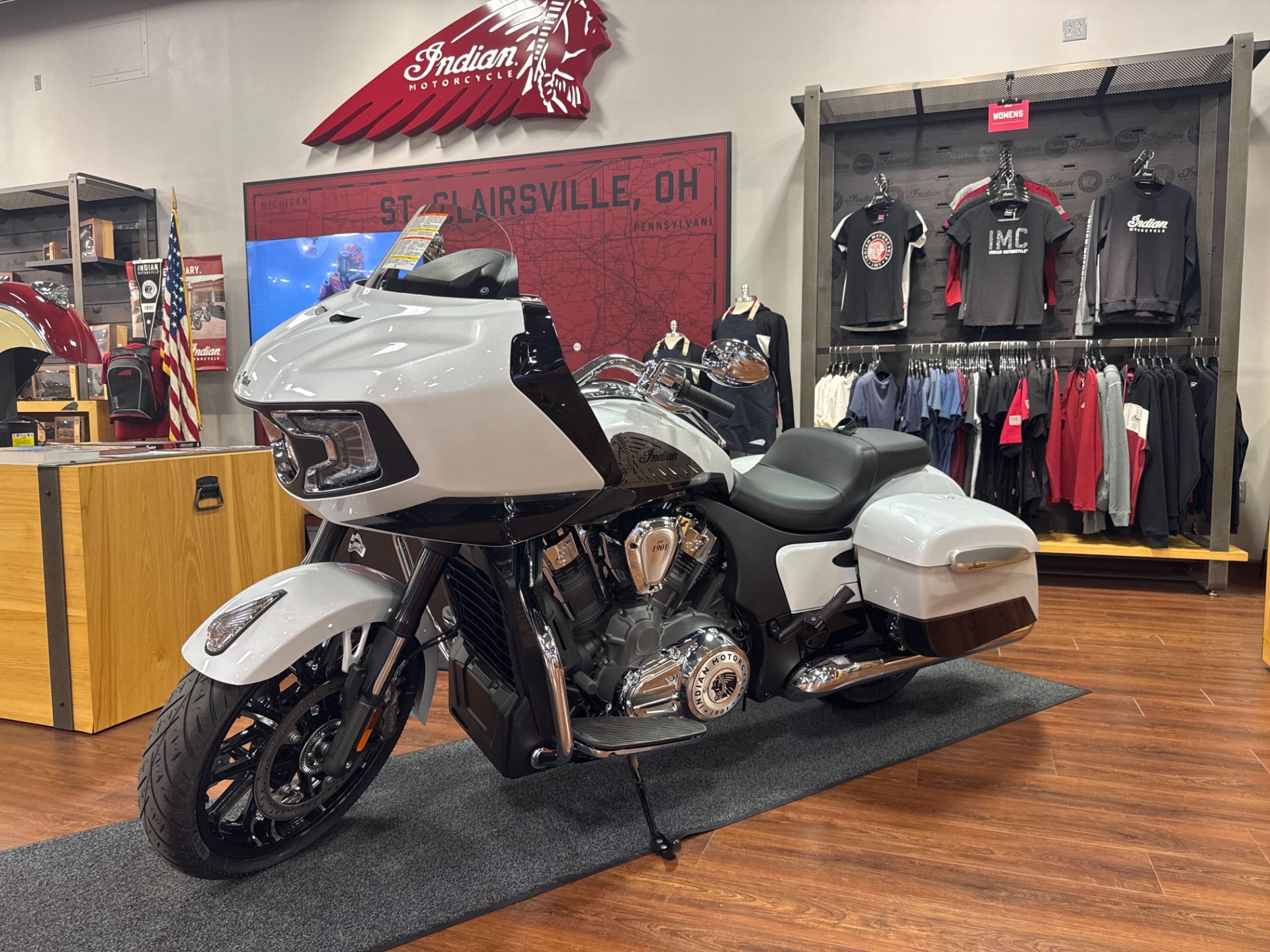 2025 Indian Motorcycle Challenger® Limited LIMITED in Saint Clairsville, OH