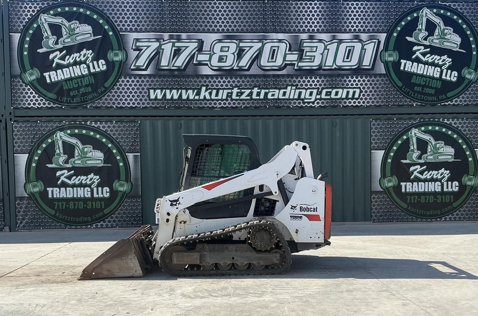 2016 BOBCAT T590 in Littlestown, PA