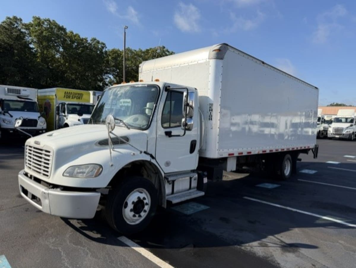 2020 FREIGHTLINER BUSINESS CLASS M2 106 in Farmingdale, NY
