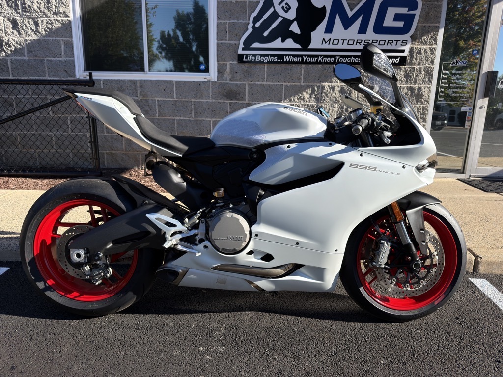 2014 Ducati PANIGALE 899 Sportbike motorcycle