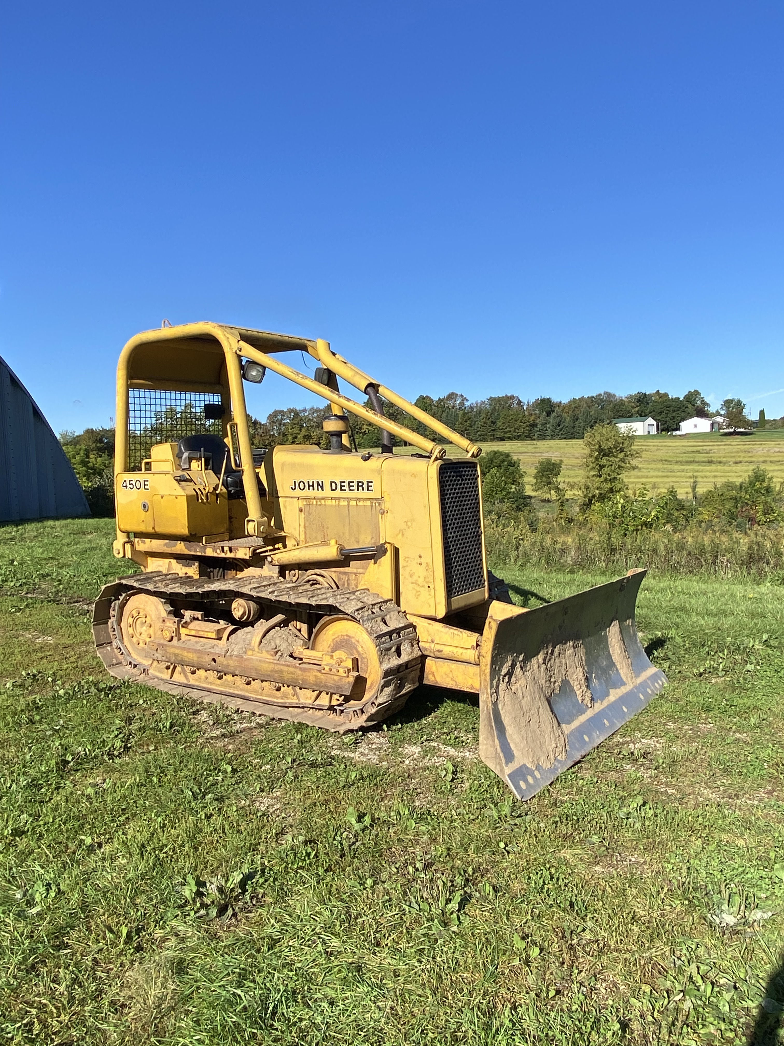 1986 JOHN DEERE 450E in Jackson, WI