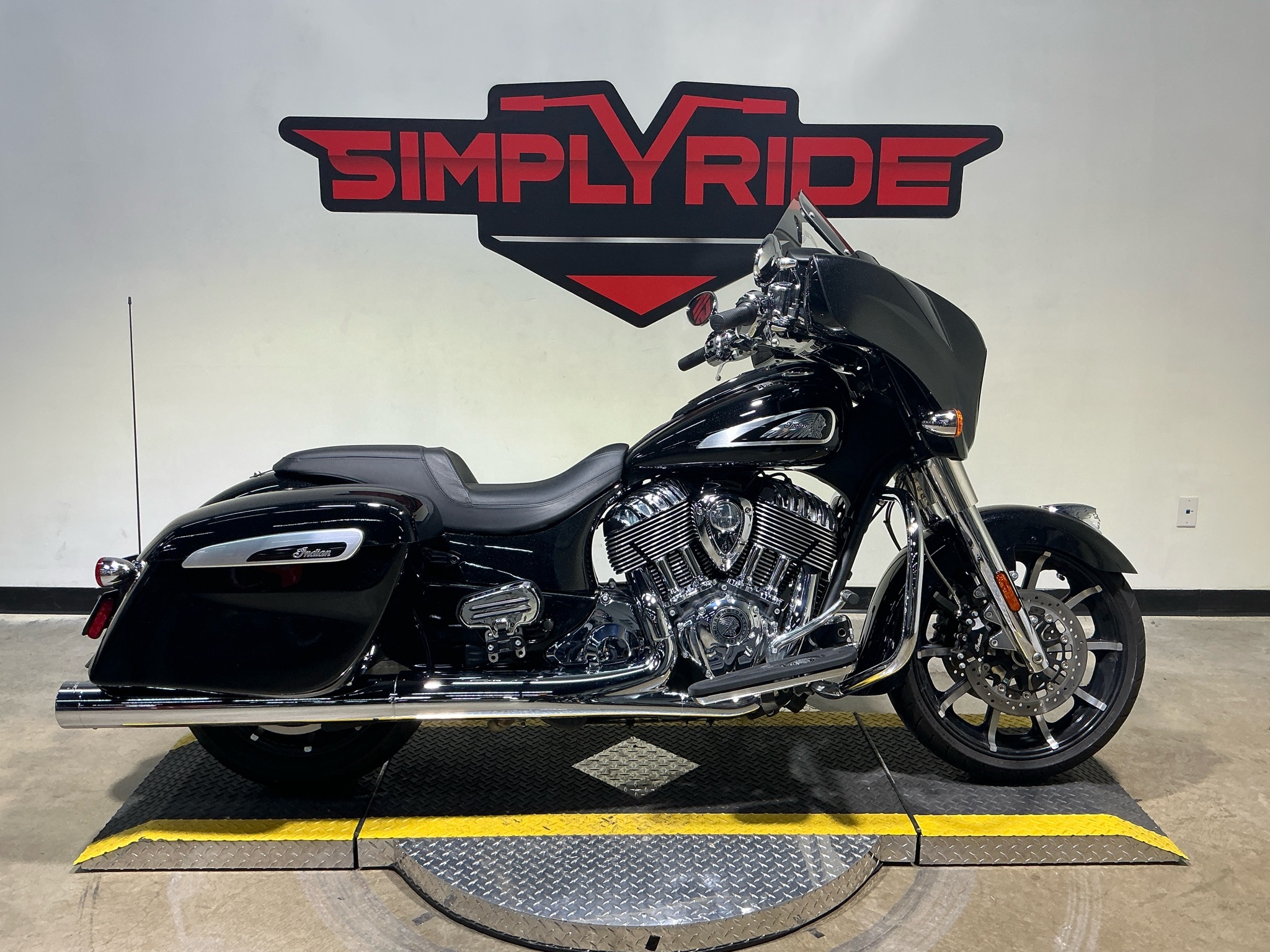 2019 Indian Motorcycle Chieftain® Limited ABS LIMITED in Eden Prairie, MN