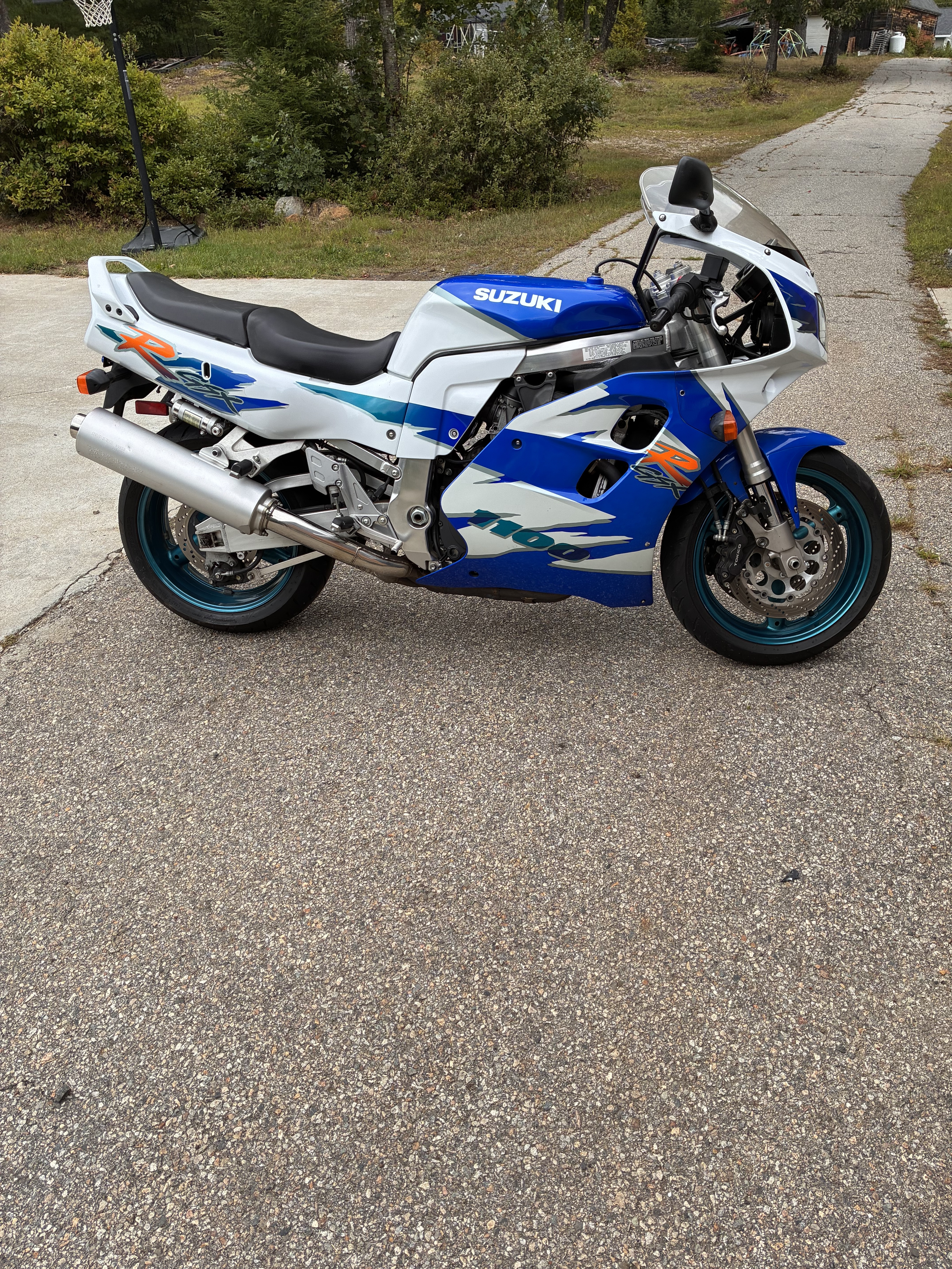 1995 Suzuki GSX-R 1100 in lebanon ME