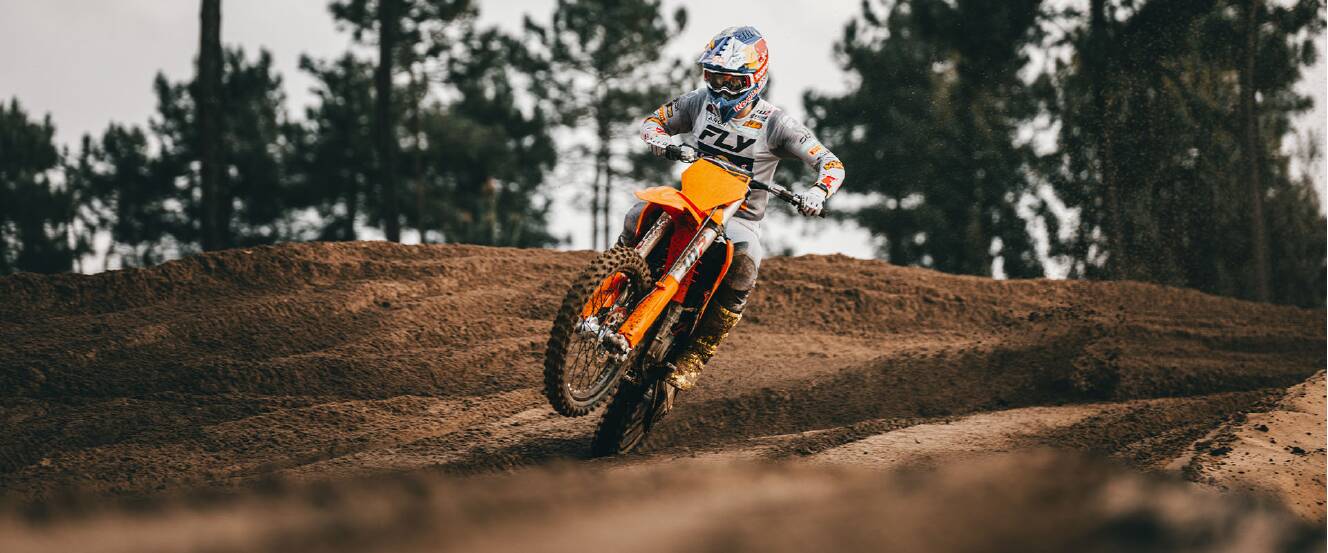 A photo of this 2027 KTM 350 SX-F