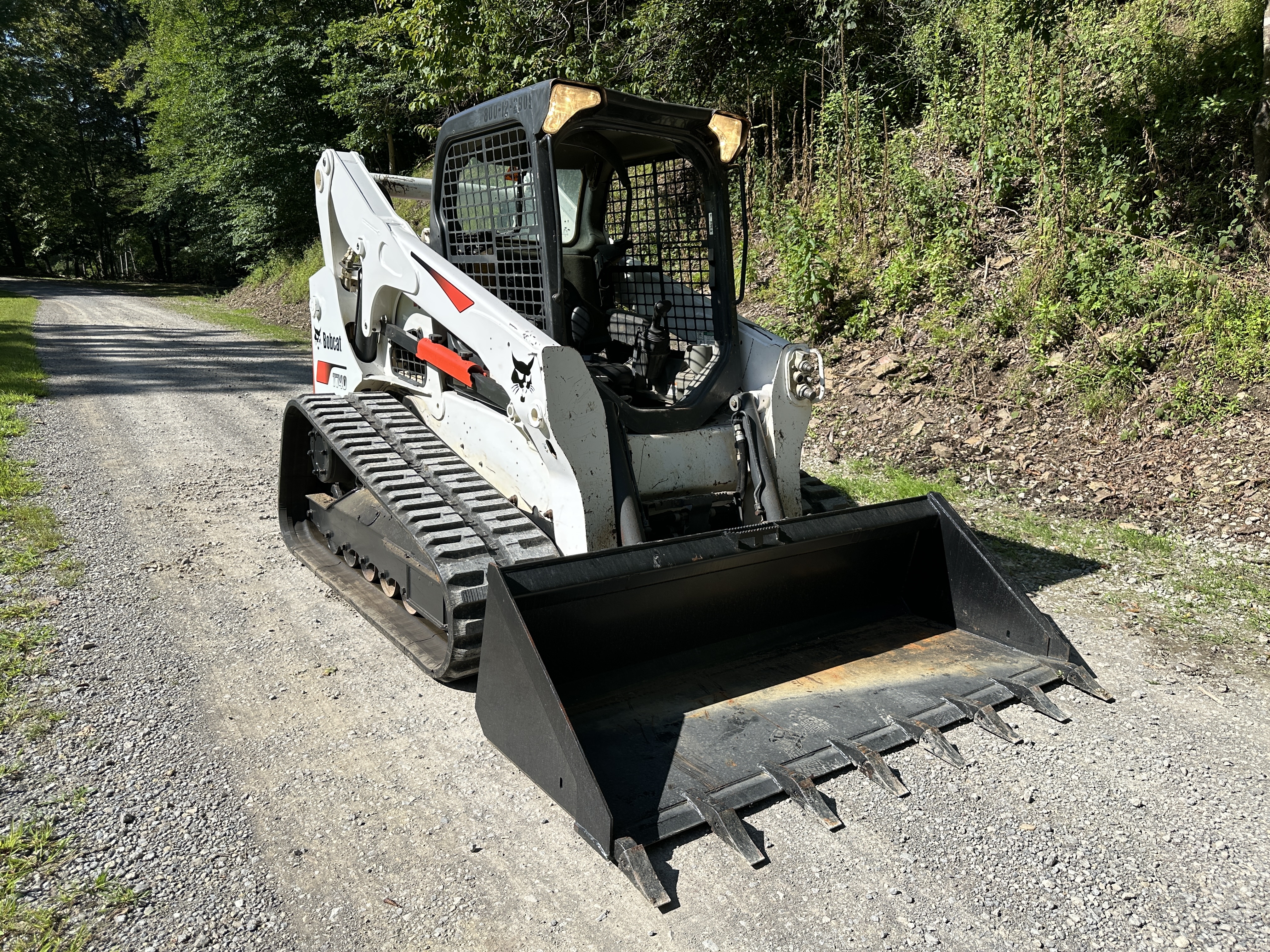 2016 BOBCAT T740 in Sarver, PA