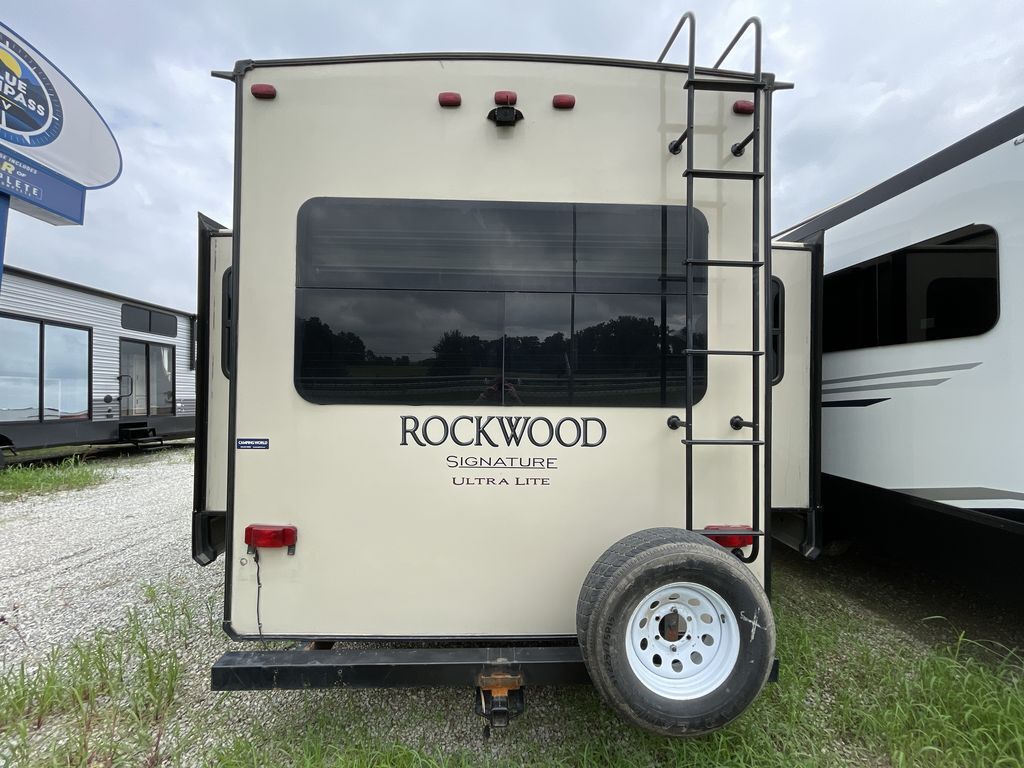 2017 Forest River Rv Rockwood Signature Ultra Lite 8289WS in walcott IA
