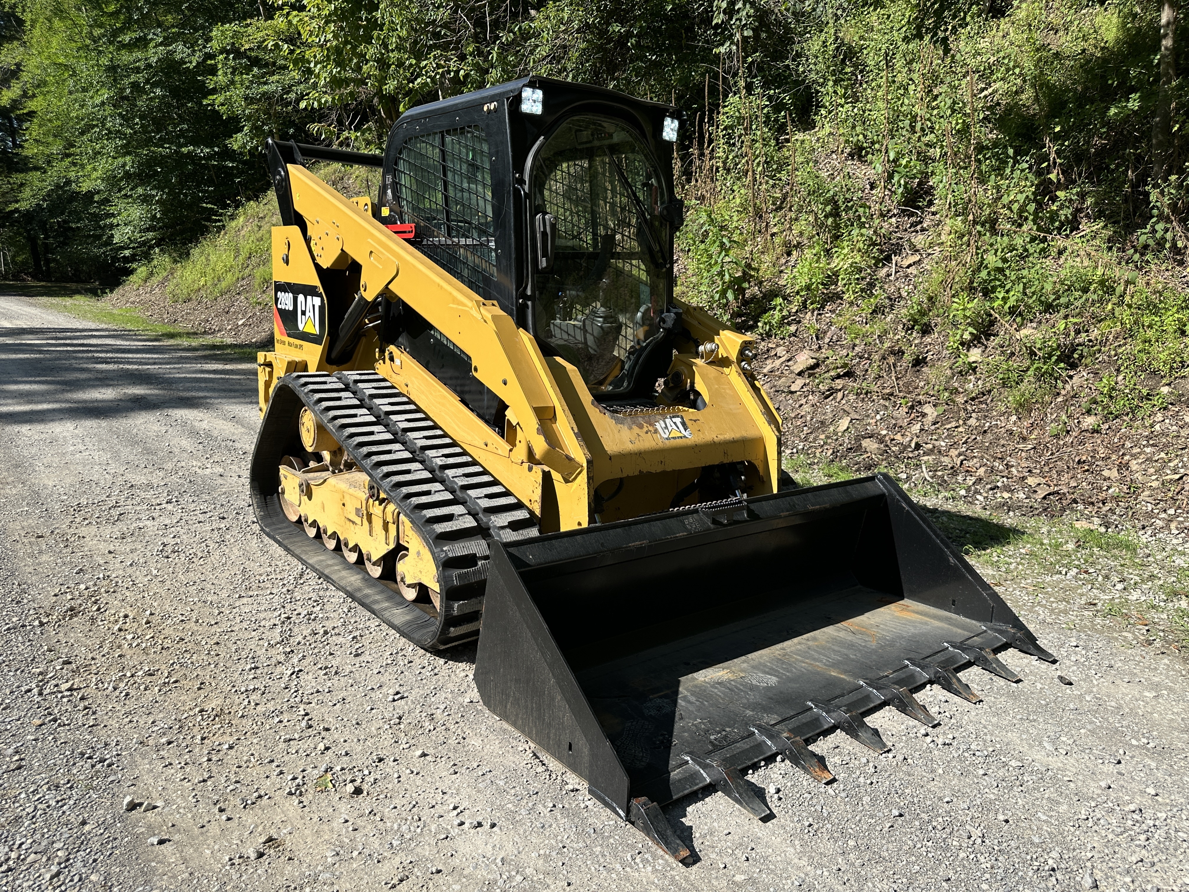 2019 CATERPILLAR 289D in Sarver, PA