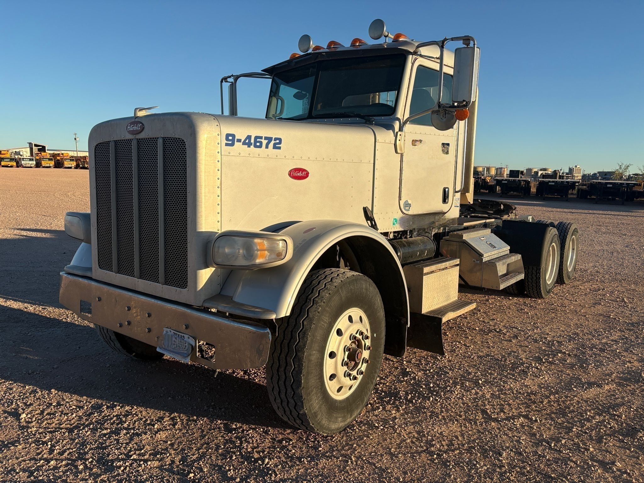 2015 PETERBILT 389 in Midland, TX