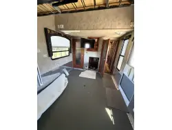2010 KEYSTONE FUZION 405