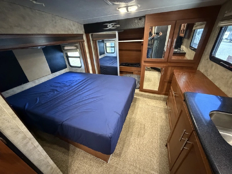 2010 KEYSTONE FUZION 405