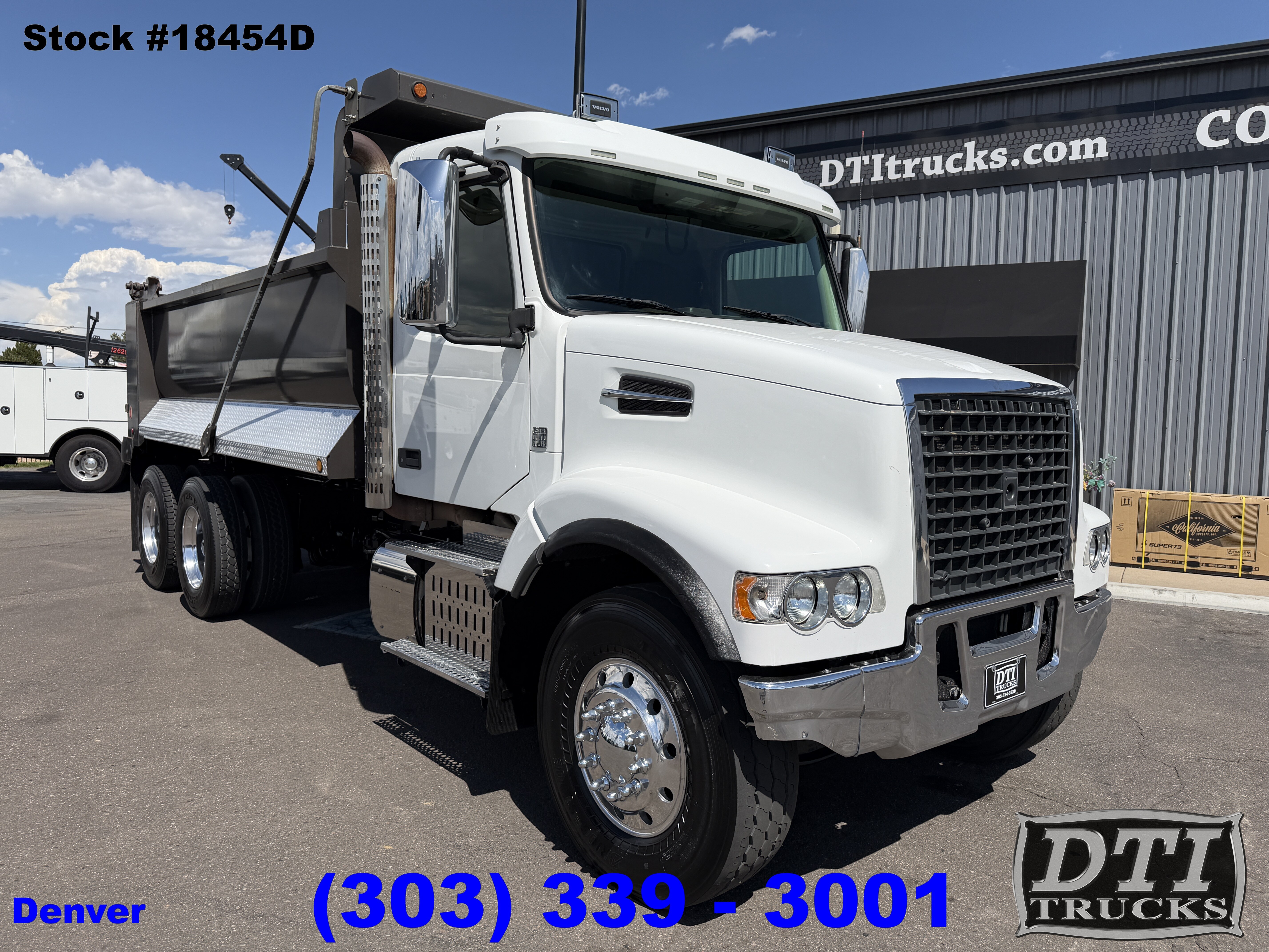 2016 VOLVO VHD in Wheat Ridge, CO