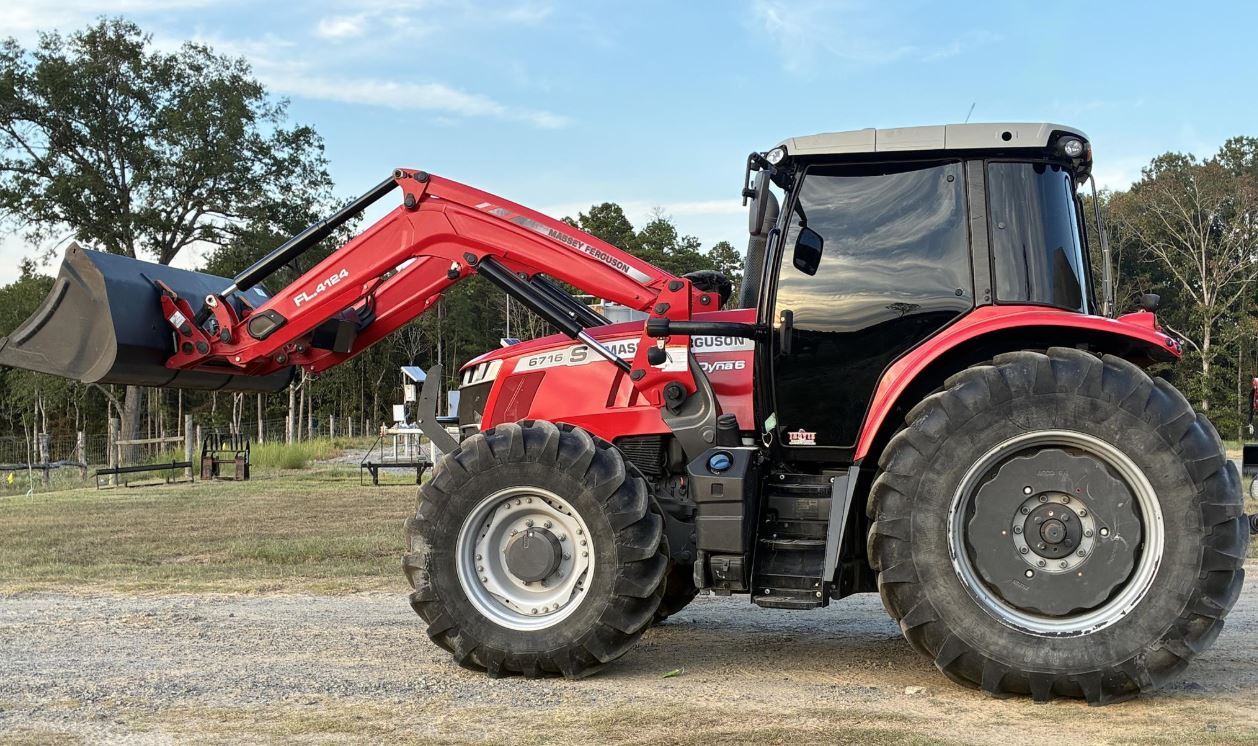 2020 MASSEY FERGUSON 6716 in Gary, TX