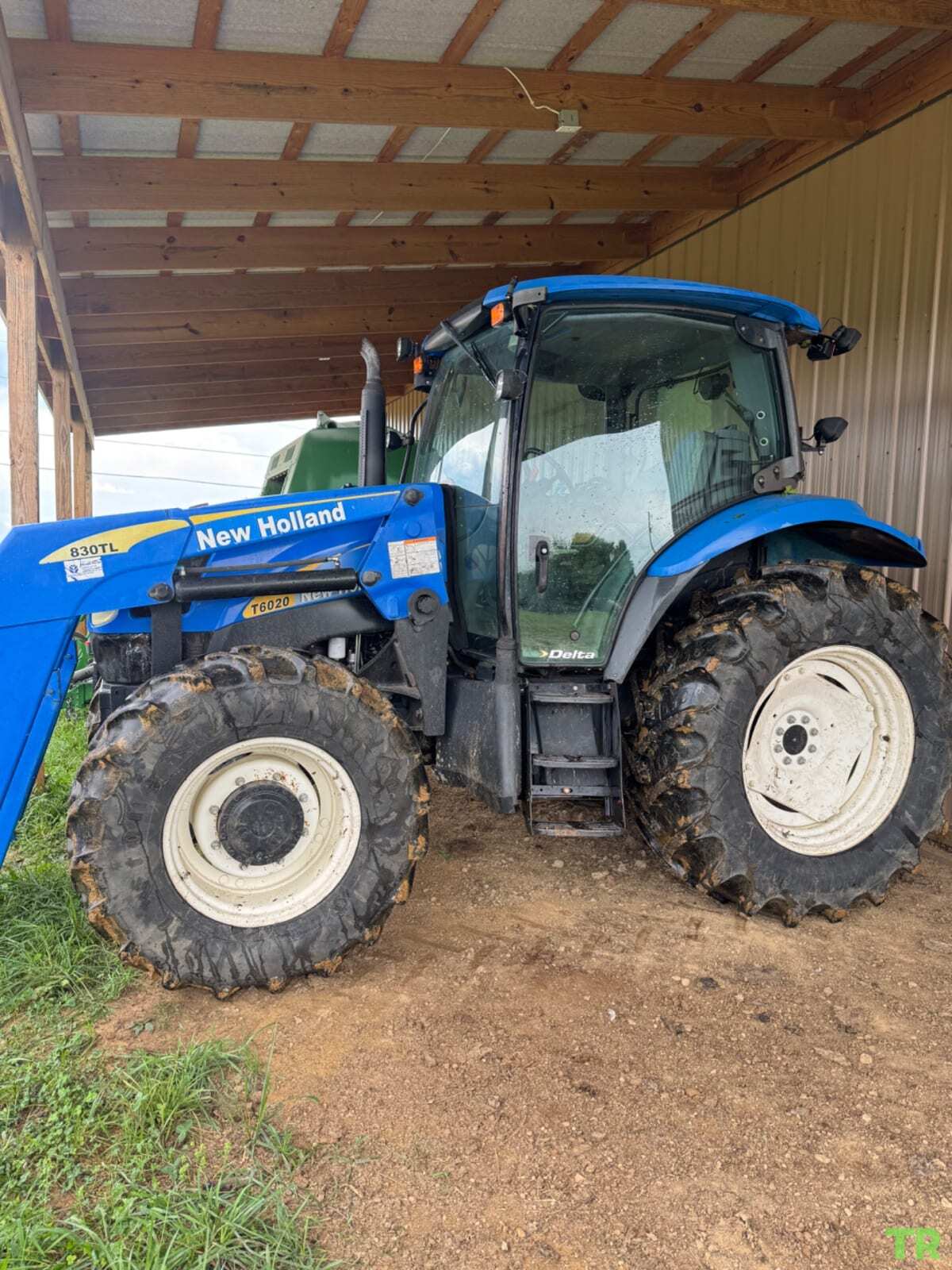2006 NEW HOLLAND T6020 Delta in Carrollton, OH