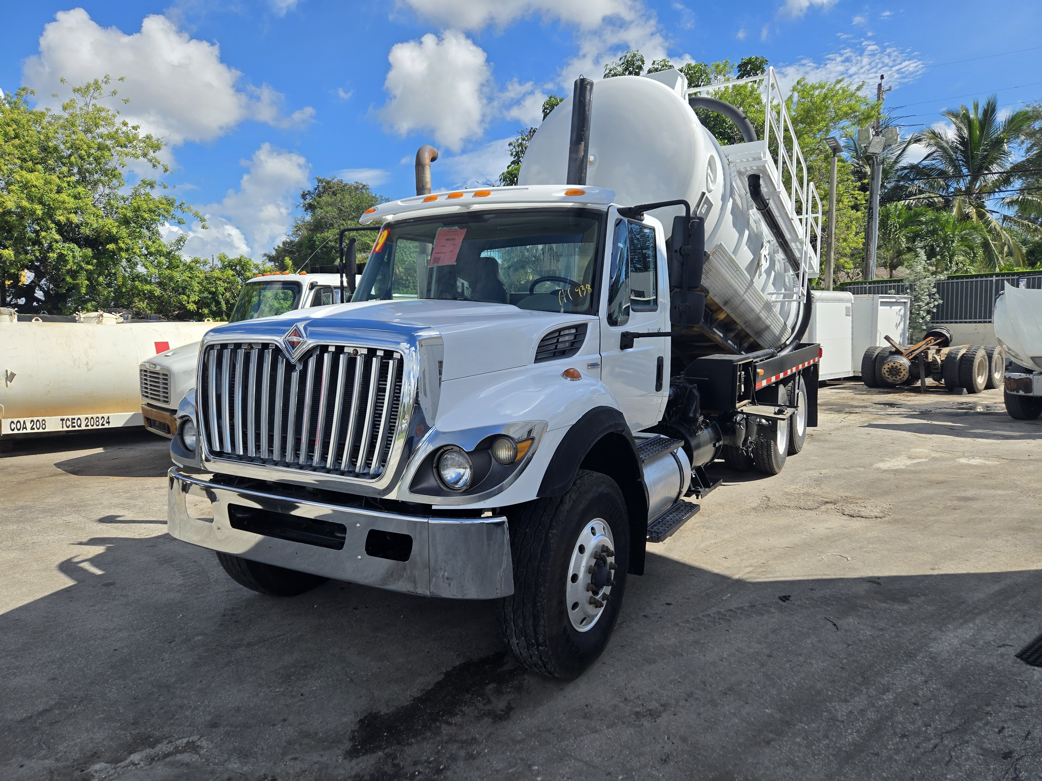 2009 INTERNATIONAL 7000 in Miami, FL