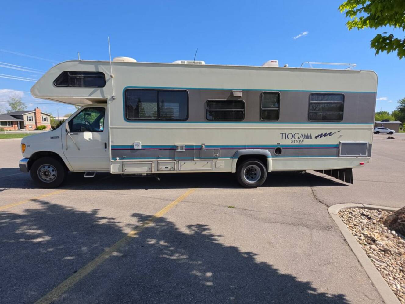 A photo of this 1997 Fleetwood Tioga Arrow 29V