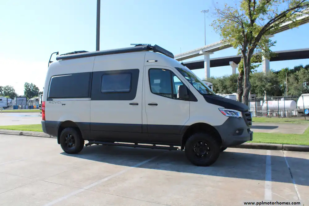 2023 Winnebago Revel (Diesel/4x4) 44E in houston TX