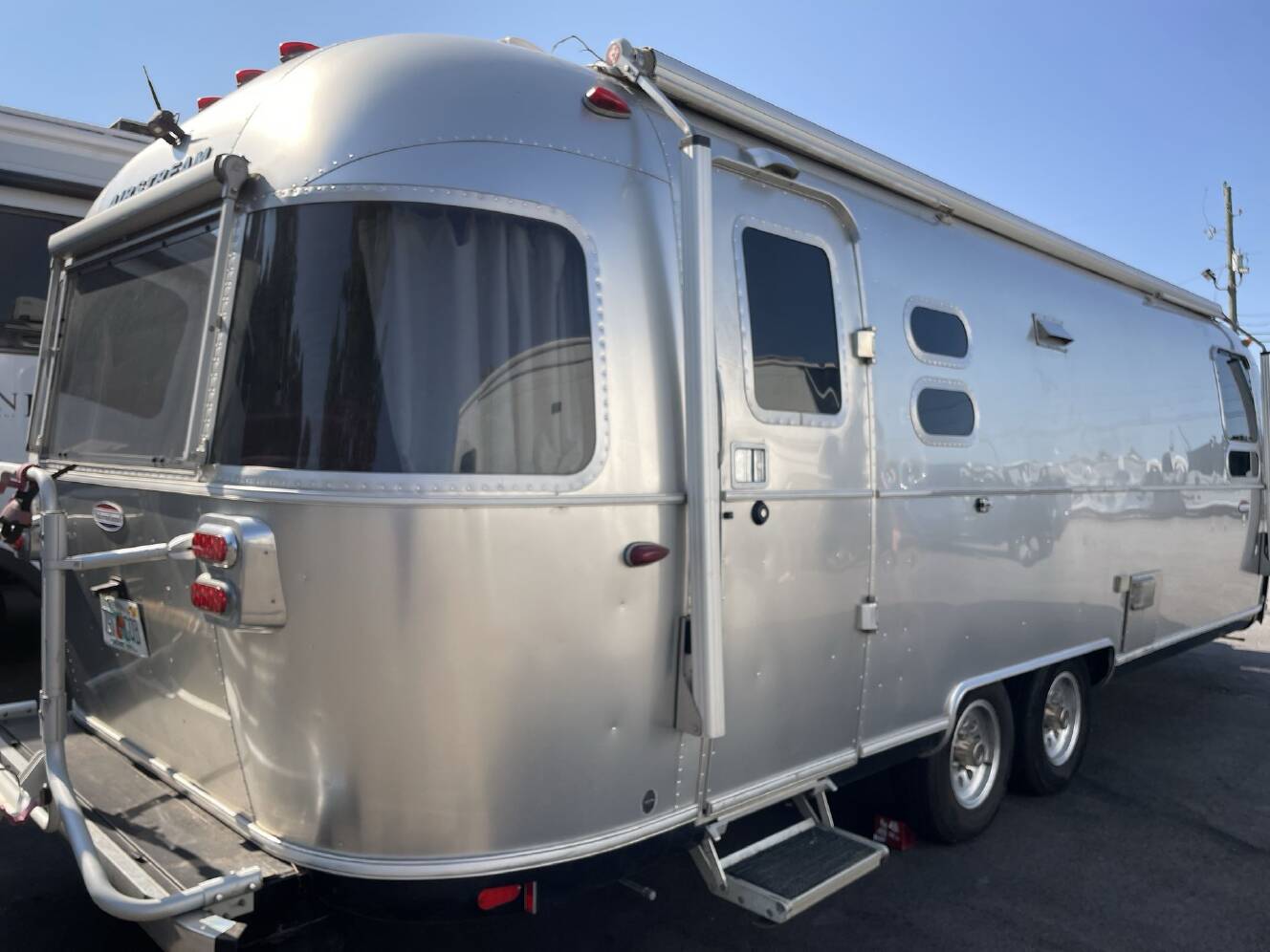 A photo of this 2017 Airstream International Serenity 27FB