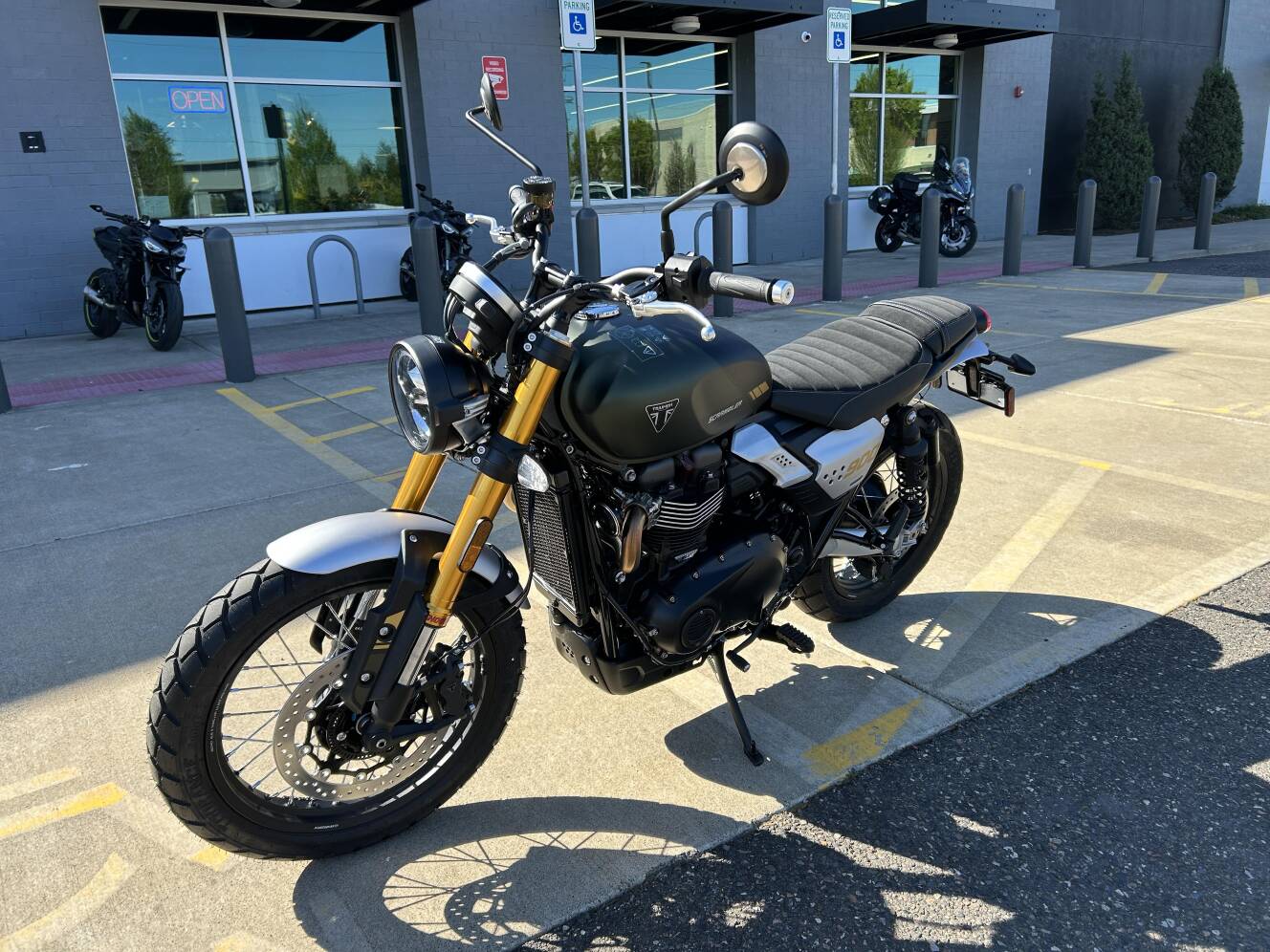 A photo of this 2026 Triumph SCRAMBLER 900