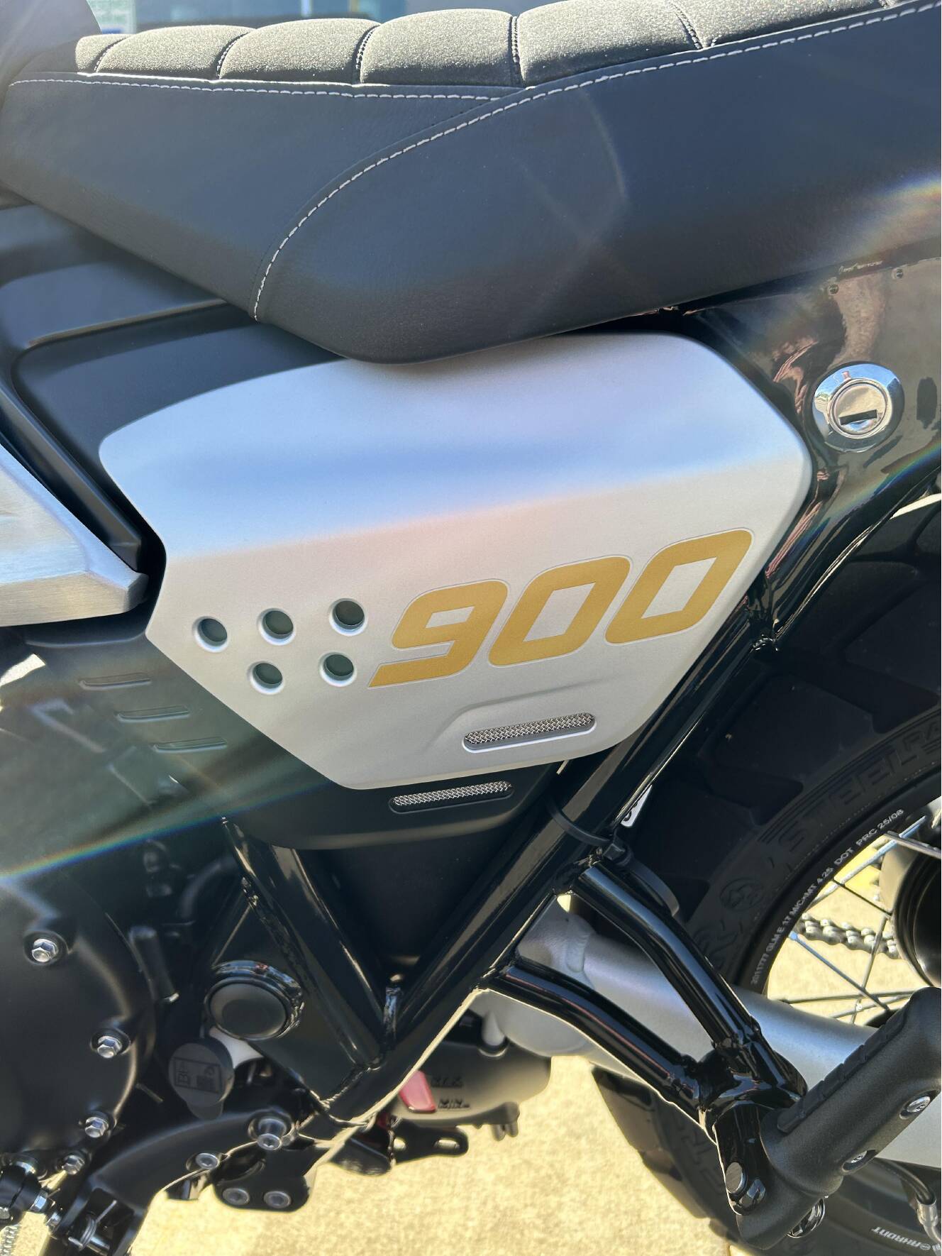 A photo of this 2026 Triumph SCRAMBLER 900