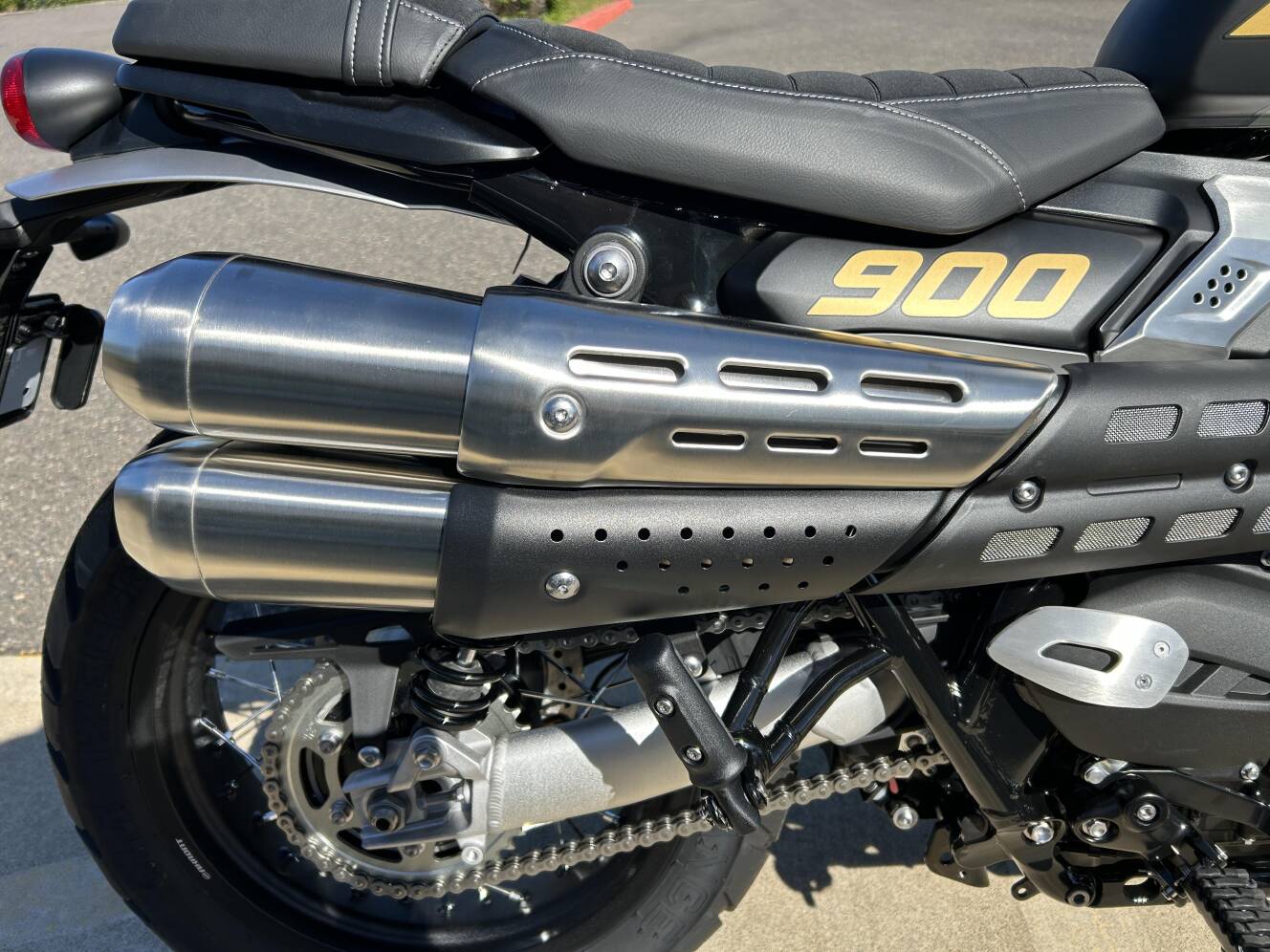 A photo of this 2026 Triumph SCRAMBLER 900