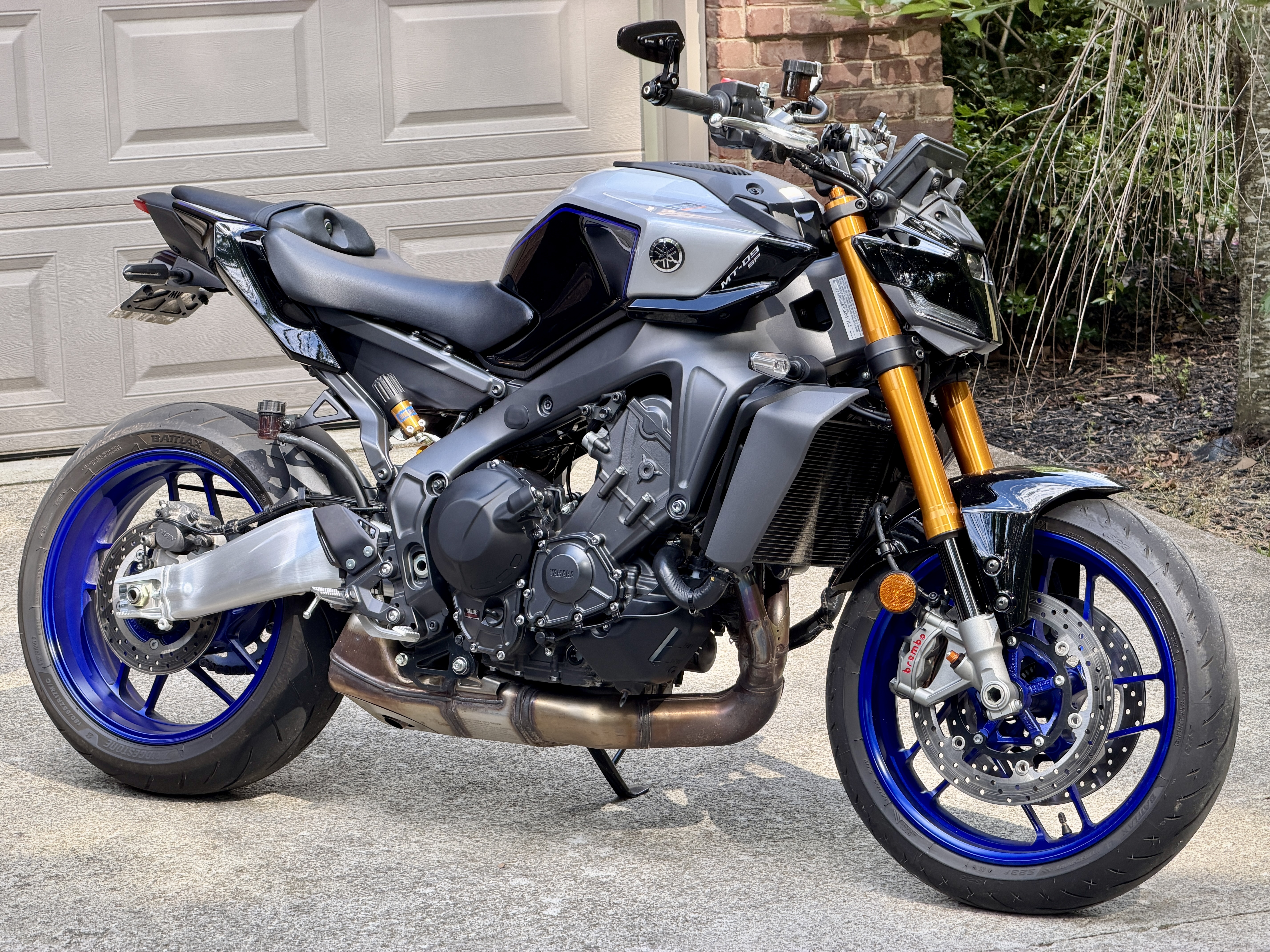 2025 Yamaha MT 09 SP Sportbike motorcycle