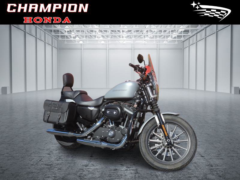 2010 Harley-Davidson Sportster Iron 883 in Hicksville, NY