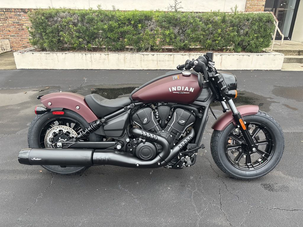 2026 Indian Scout Bobber Maroon Metallic Smoke BOBBER in Daytona Beach, FL