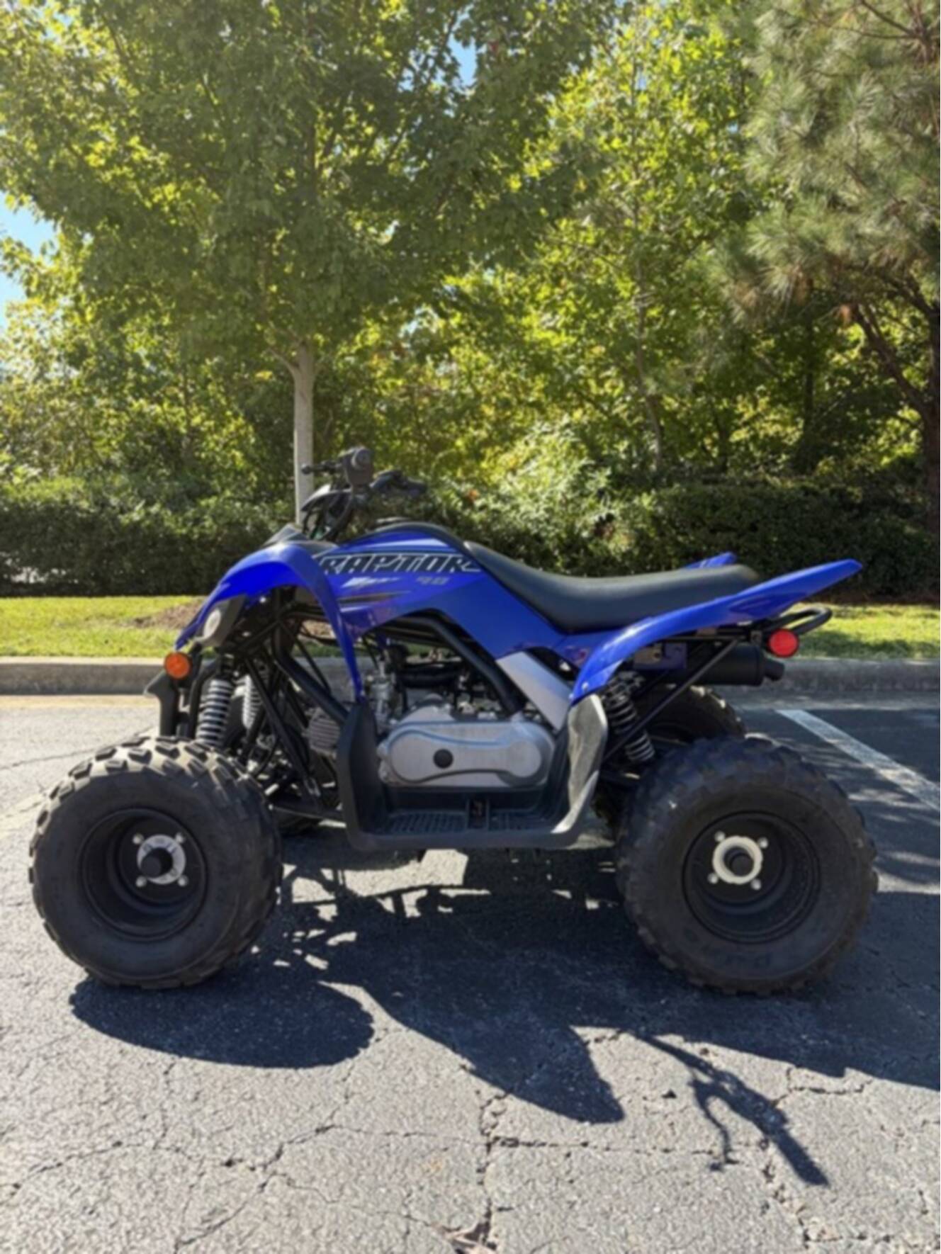 A photo of this 2023 Yamaha Raptor 90