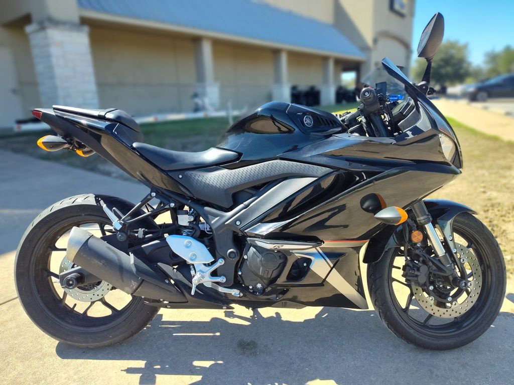 2023 Yamaha YZF R3 R3 in Georgetown, TX