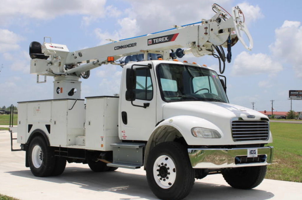 2020 Freightliner M2 4x4 / Terex Commander 4047 in Bryan, TX