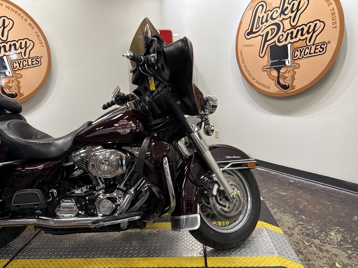 2005 Harley-Davidson ELECTRA GLIDE ULTRA CLASSIC (EFI) ULTRA CLASSIC FLHTCU in bedford TX